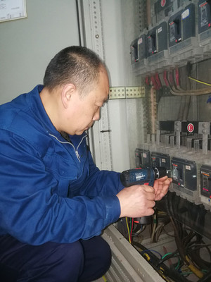 重庆中烟黔江卷烟厂专项排查治理电气设备设施问题隐患